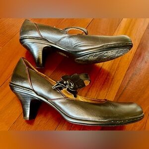 Sofft black ladies leather maryjane pumps Size 7.5
